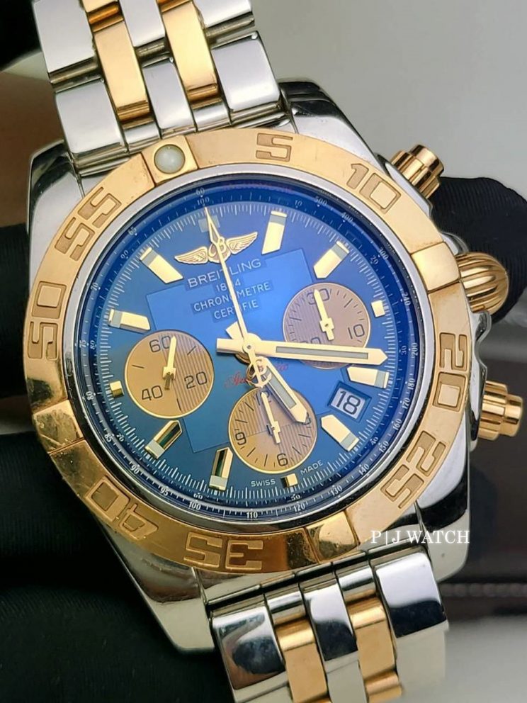 Breitling Chronomat 44 Men's Luxury Watch Ref.CB0110121C1C1