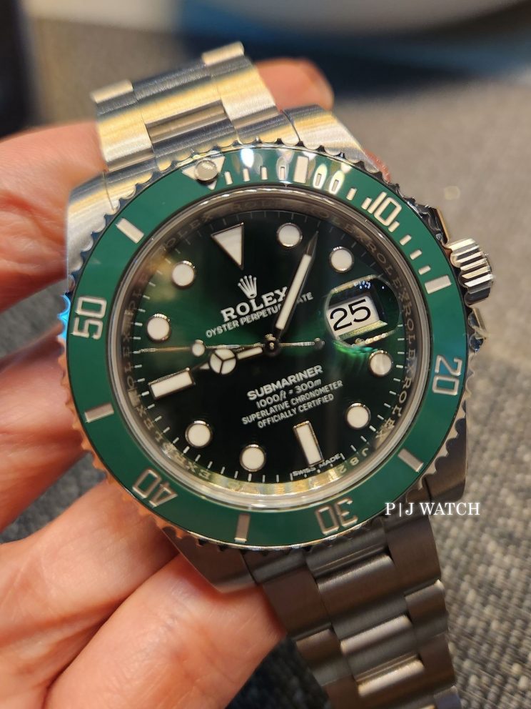 Rolex Submariner Date 40mm Hulk Oystersteel Men's Watch Ref.116610LV
