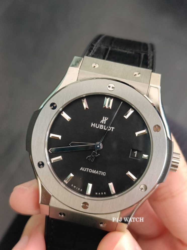 Hublot Classic Fusion 42mm Titanium Matte Black Dial Ref.542NX1171LR 565.NX.1470.RX