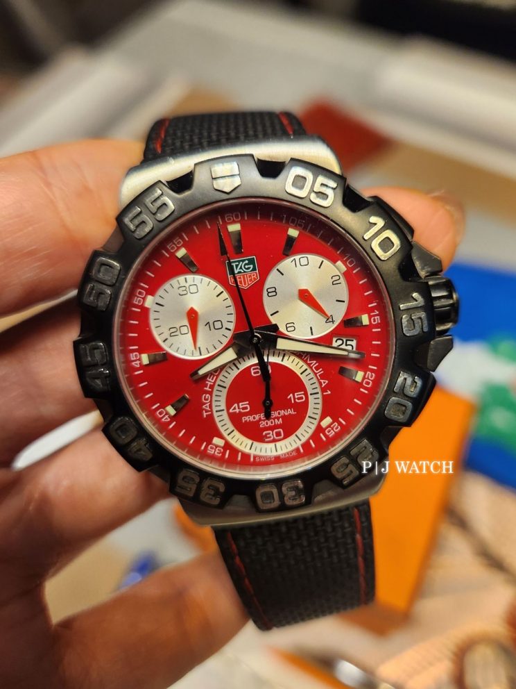 Tag Heuer Formula 1 Black 41mm Chronograph Stainless Red Dial Ref. CAC1112