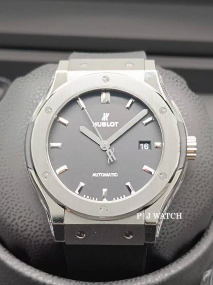 Hublot Classic Fusion Titanium on Rubber 42 mm Ref.542.NX.1171.RX