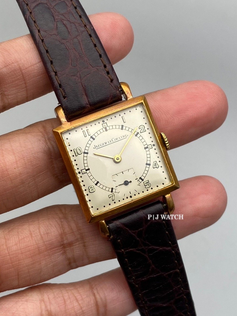 Jaeger LeCoultre Vintage Square Shaped Yellow Gold Rere Watch