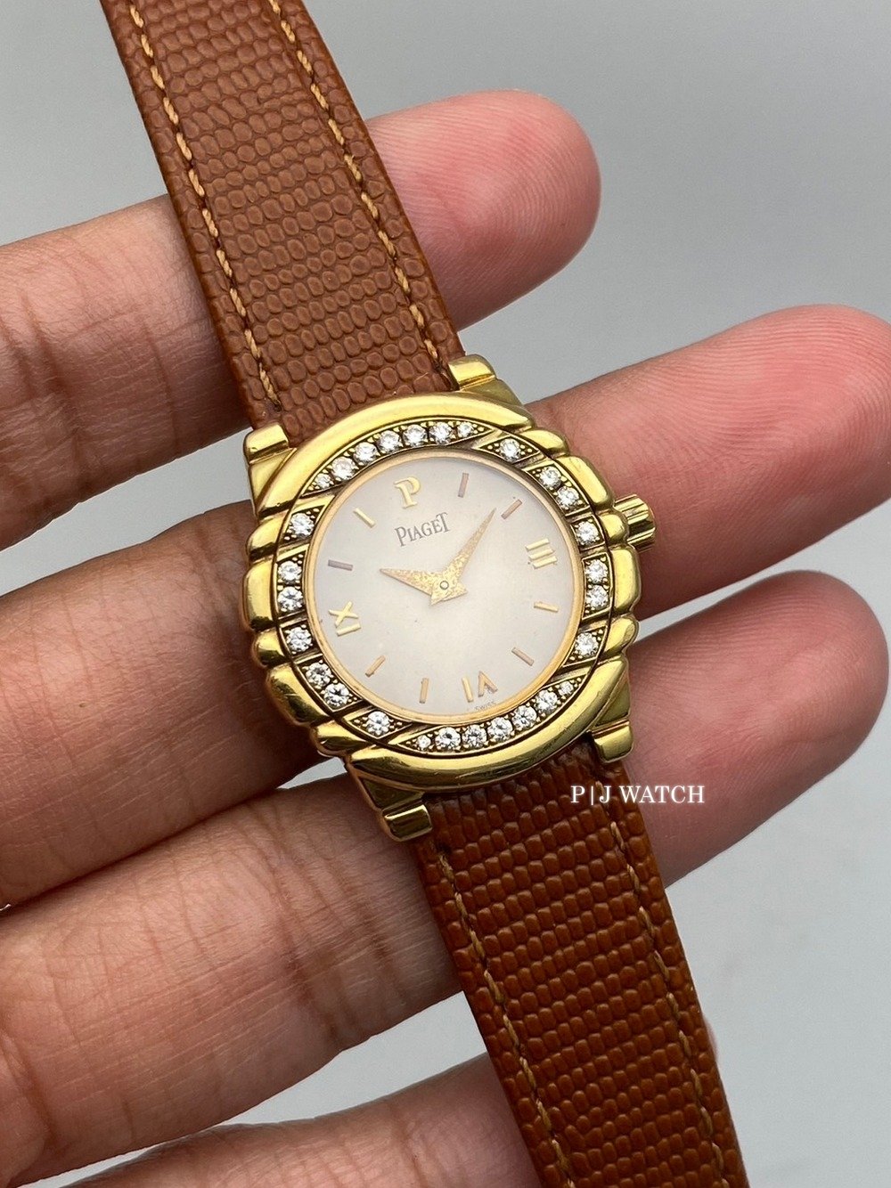 Piaget Tanagra Diamond Bezel 18k YellowGold 25mm Quartz Ladies Watch