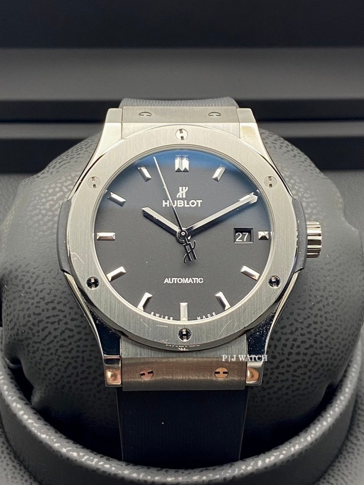 Hublot Classic Fusion Titanium 42mm Black Dail Rubber Bracelet Ref.542.NX.1171.RX