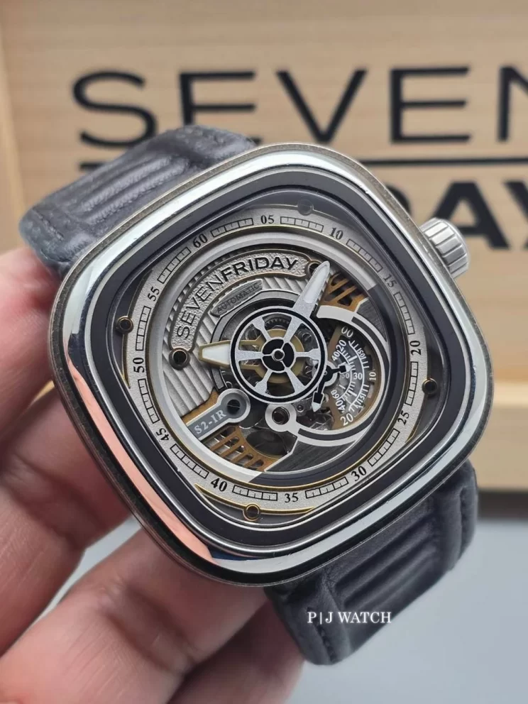 SEVENFRIDAY S-Series S2-01