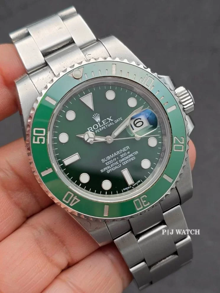 Rolex Submariner Date Hulk 40mm Green Ceramic Bezel Ref.116610LV
