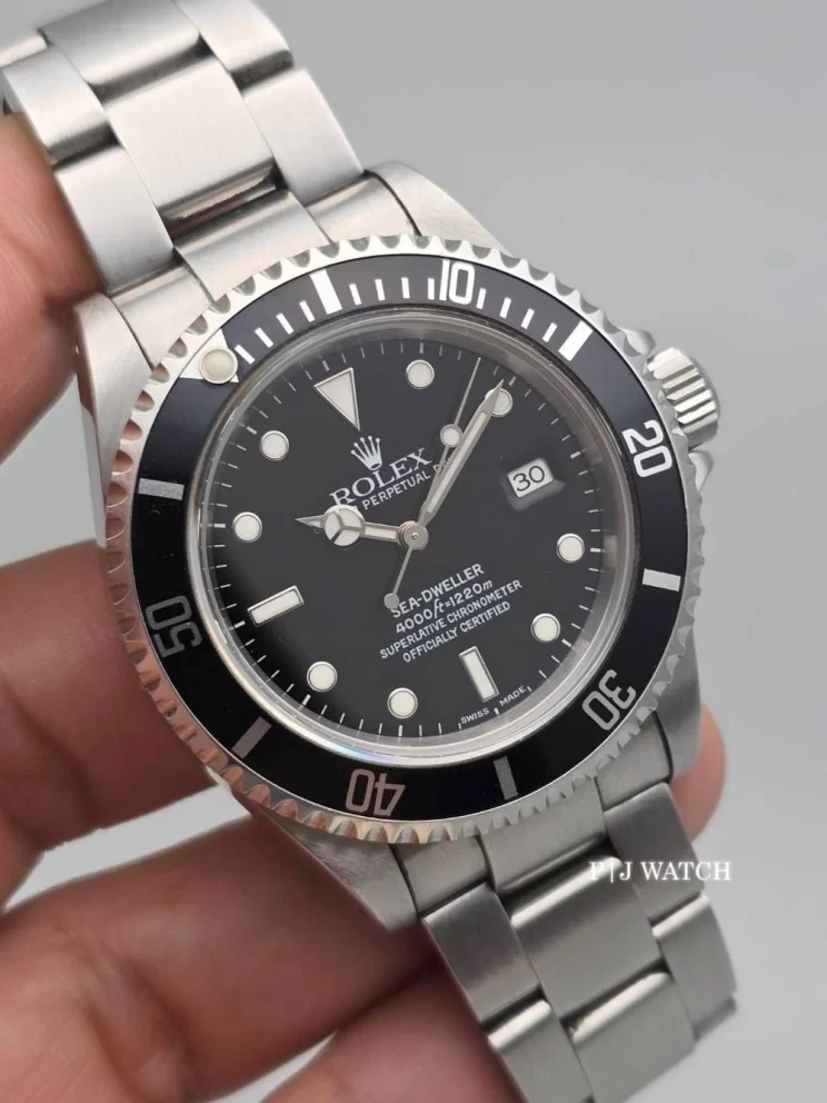 Rolex Sea-Dweller 4000 Black Dial Aluminum Bezel Ref.16600