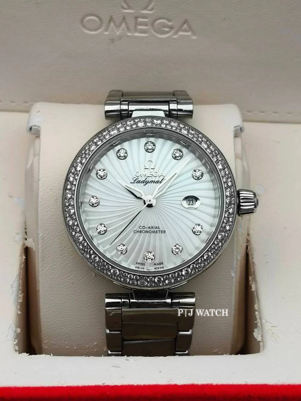 OMEGA De Ville Ladymatic Automatic Mother of Pearl Dial Ref.425.35.34.20.55.001