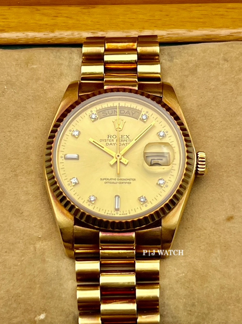 Rolex Day-Date 36mm President Yellow Gold 18k Champagne Diamond Dial Ref.18238