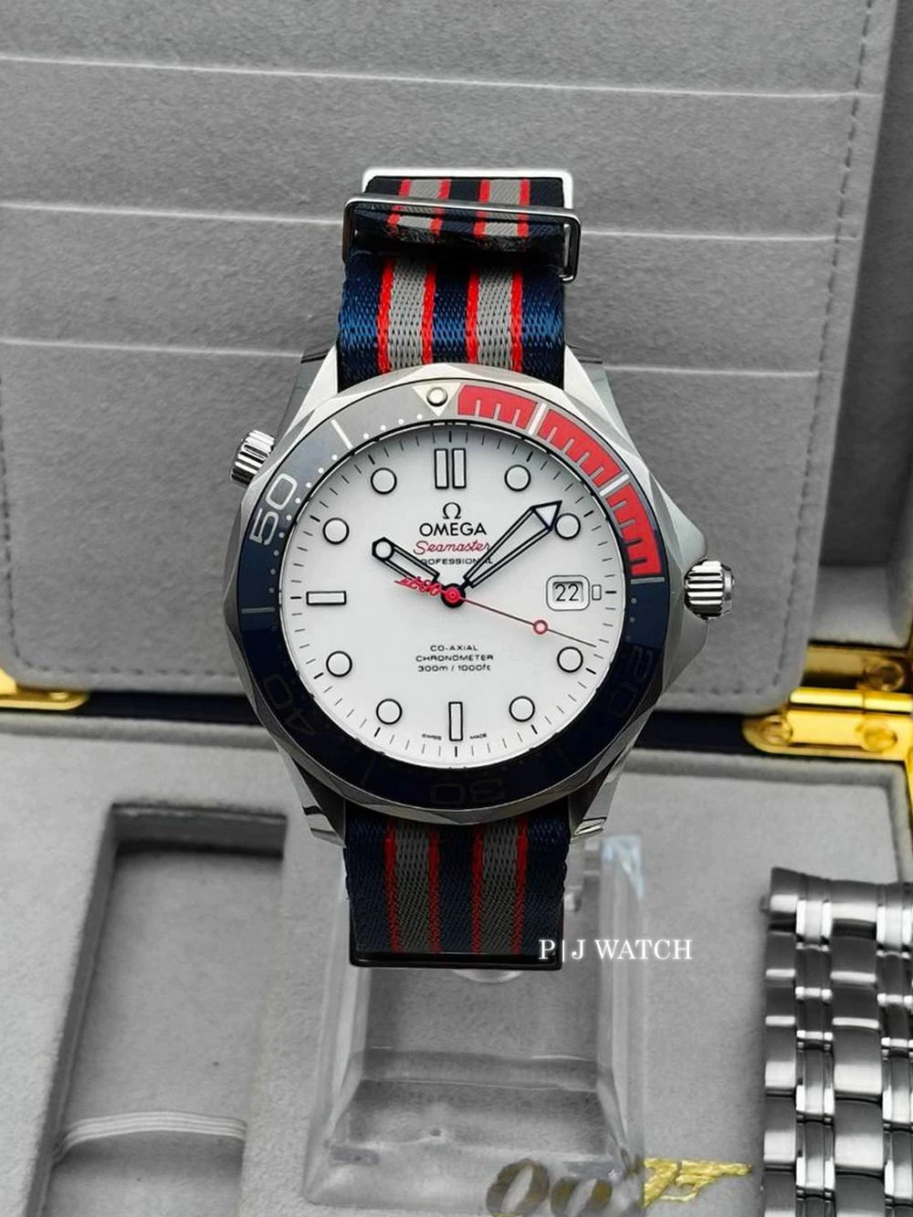 Omega Seamaster 300M James Bond Commander Ref.212.32.41.20.04.001